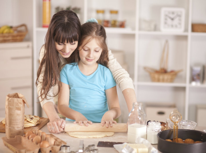Mother-Daughter-Baking