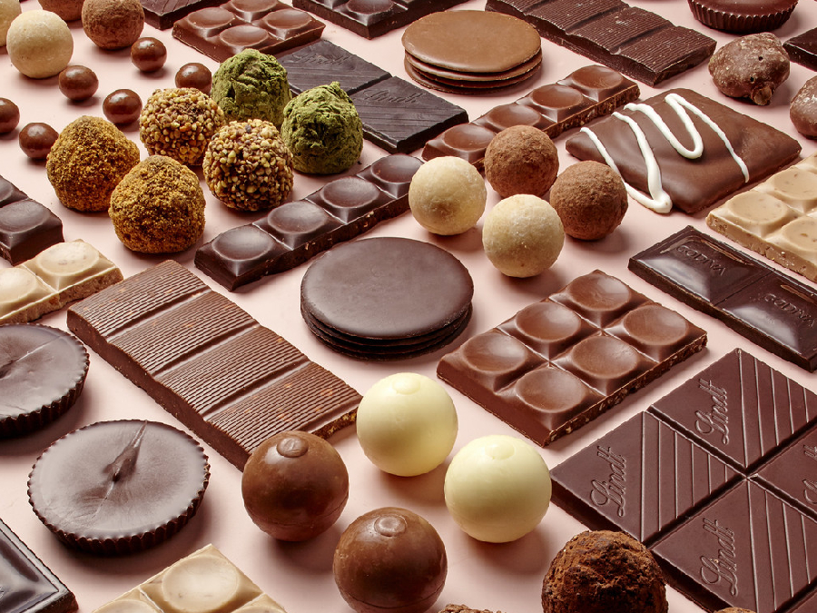 مصرف شکلات در روز جهانی غرزن ها