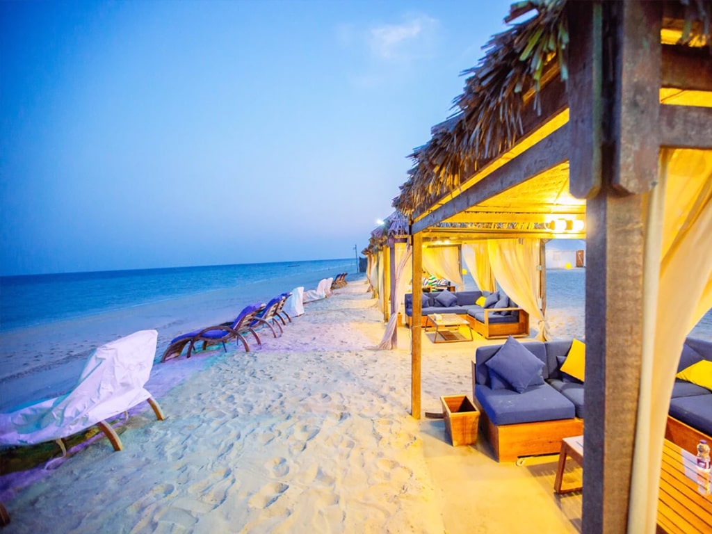 ساحل سیلاین یا خط دریا یکی از جاذبه های گردشگری قطر است