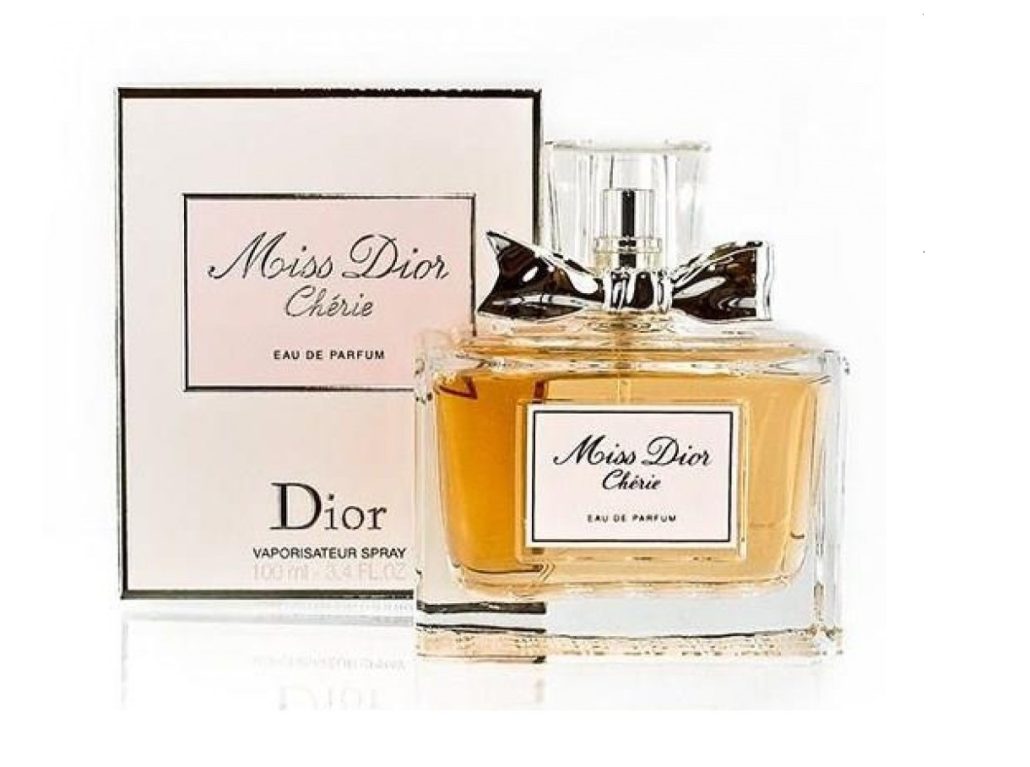 عطر Miss Dior  با رایحه گرم و شیرین و با بسته‌بندی شیک مورد پسند بانوان زیادی قرار گرفته است.