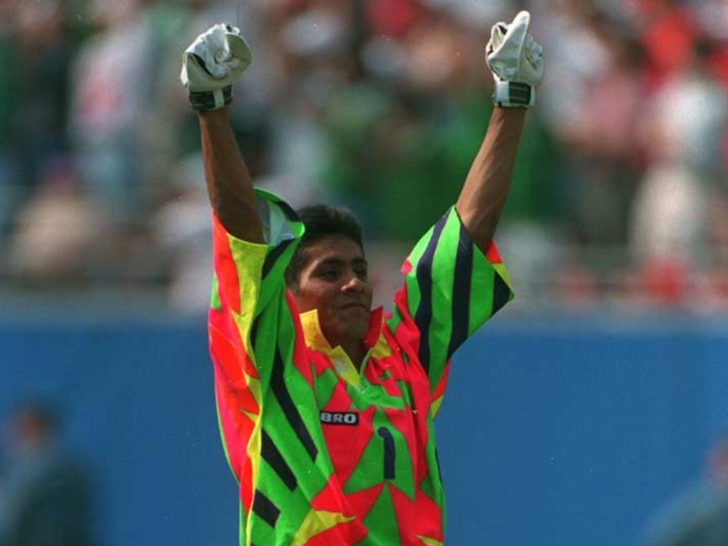 نمونه‌ای دیگر از زشت‌ترین لباس جام جهانی مربوط به تیم ملی مکزیک در سال 1994 بود.