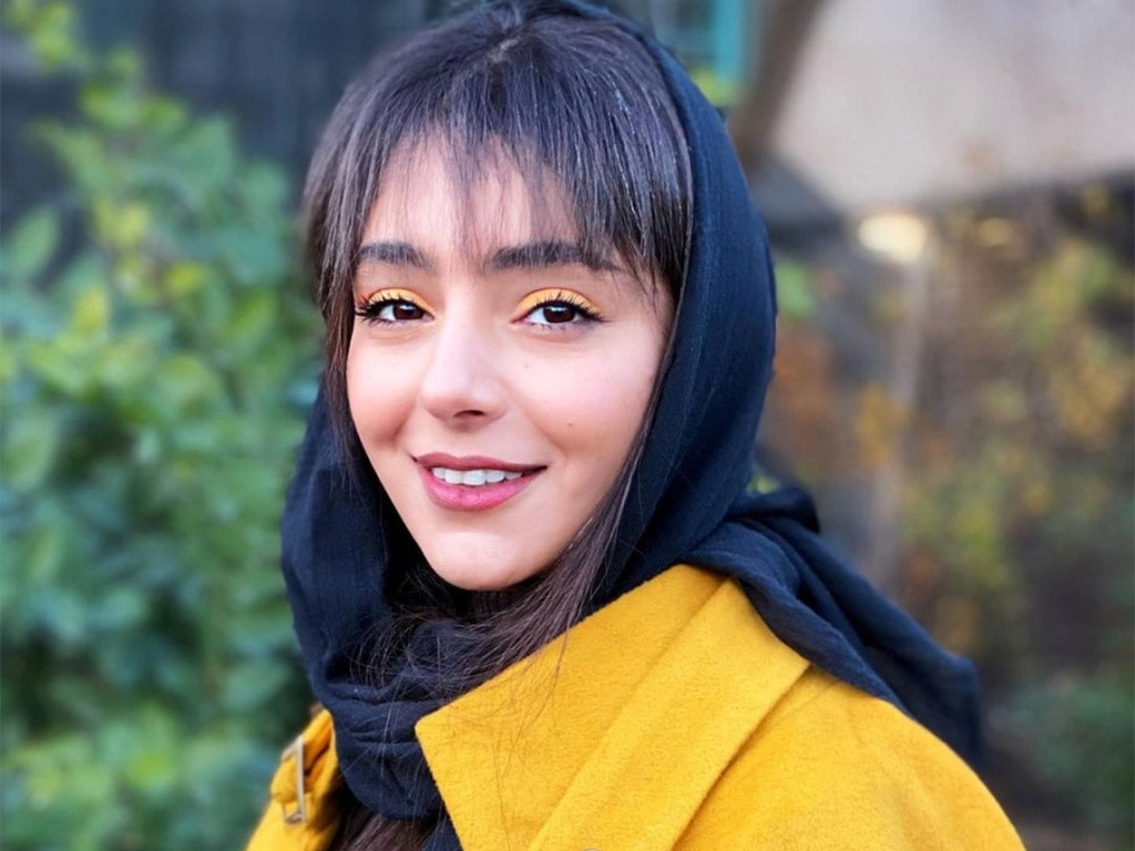 هستی مهدوی فر یکی از 20 کاندیدای زیباترین زن ایران در بین بازیگران و راز محصول شادابی و طراوت پوست او