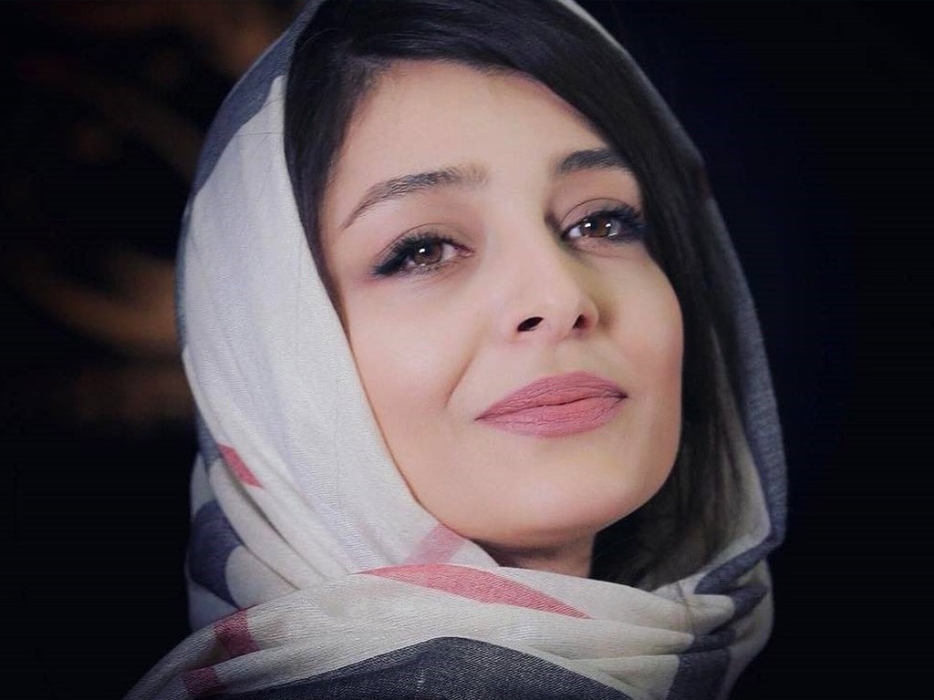 ساره بیات یکی از 20 کاندیدای زیباترین زن ایران در بین بازیگران و راز محصول شادابی و طراوت پوست او