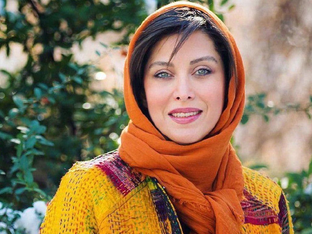مهتاب کرامتی یکی از 20 کاندیدای زیباترین زن ایران در بین بازیگران و راز محصول شادابی و طراوت پوست او
