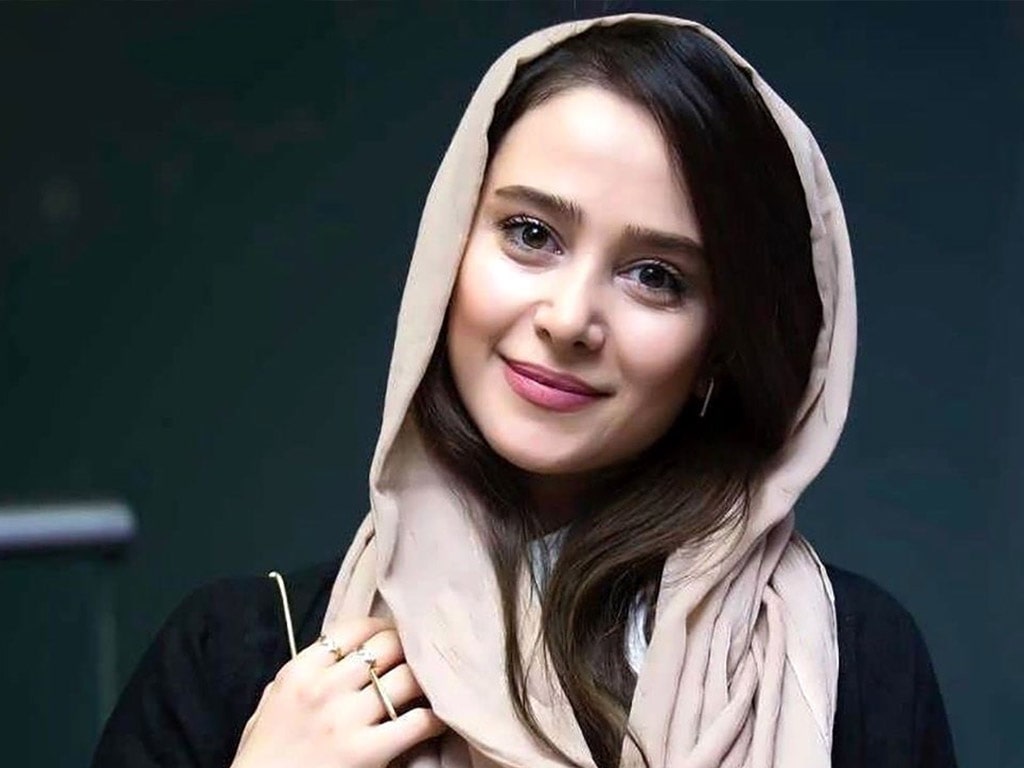 الناز حبیبی یکی از 20 کاندیدای زیباترین زن ایران در بین بازیگران و راز محصول شادابی و طراوت پوست او
