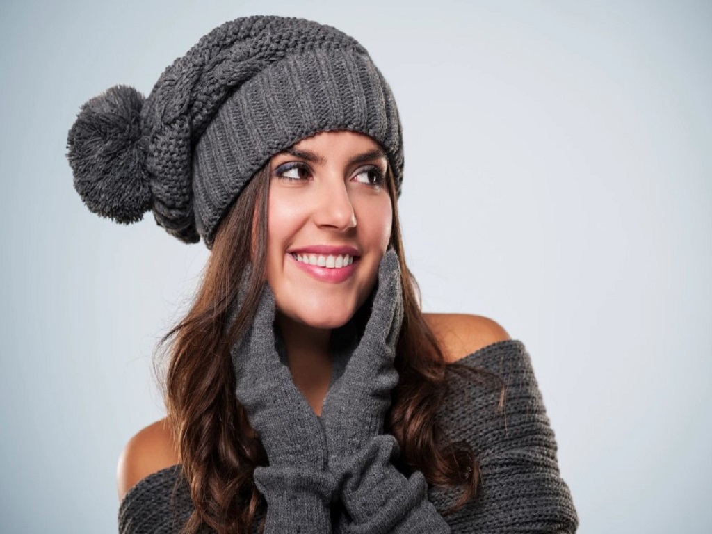Women's knitted hat model