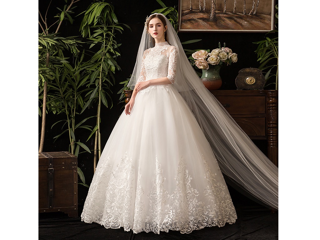 مدل لباس عروس آستین دار توری