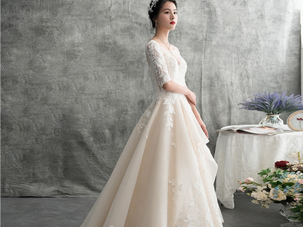 لباس عروس کرپ بلند مدل ساده