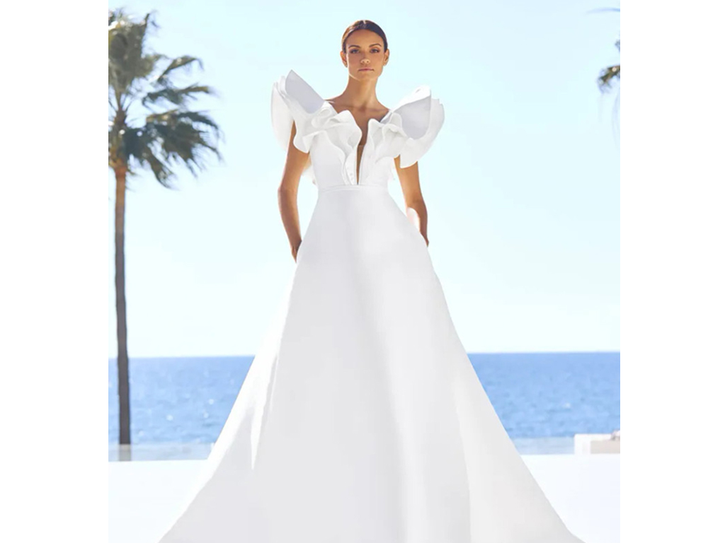 مدل چهاردهم: لباس عروس آستین پروانه ای میکادو