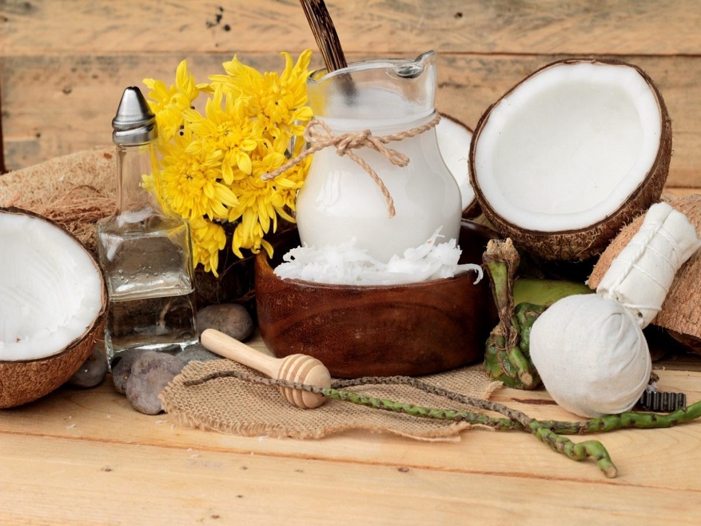 روغن نارگیل جهت رفع سریع تیرگی زیر بغل