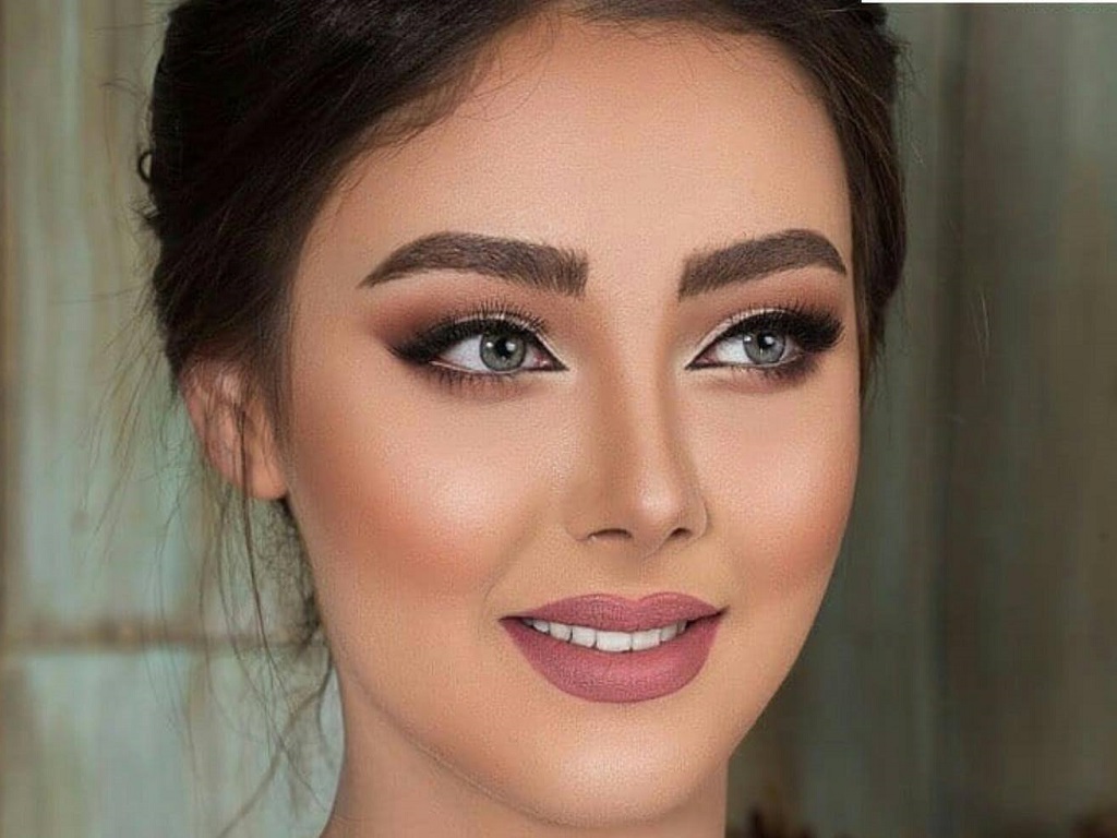 آرایش صورت ملایمی