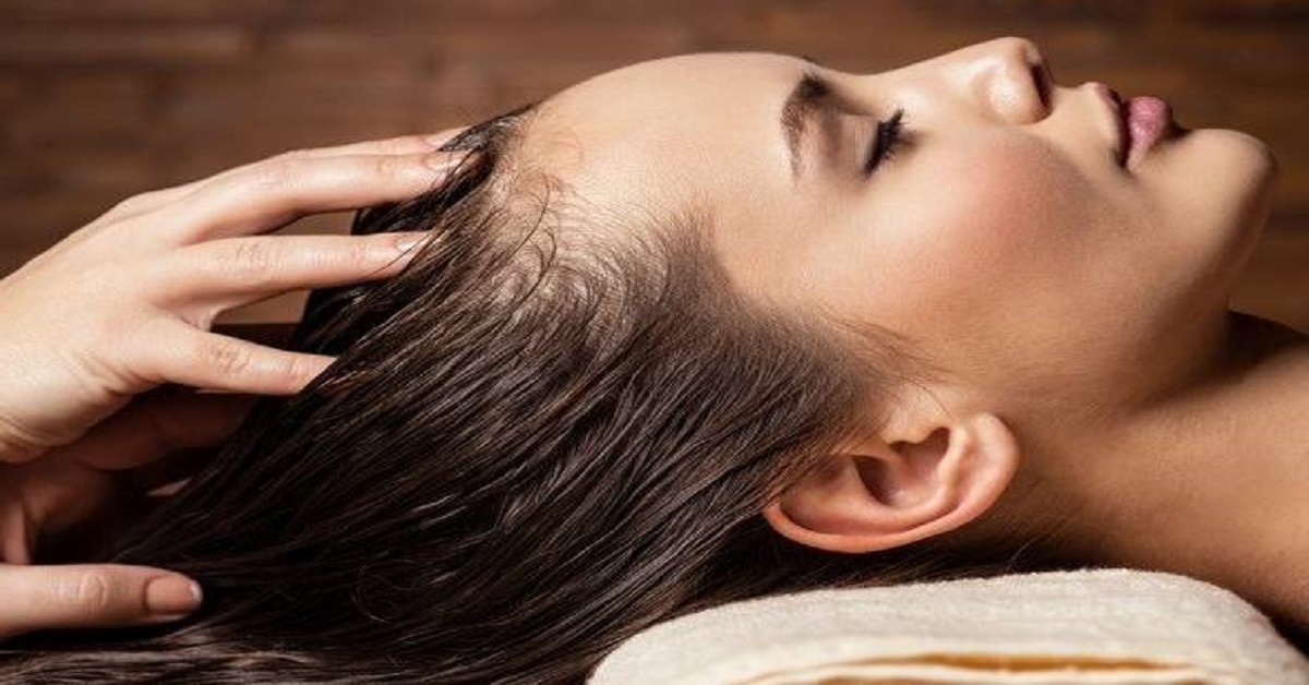 جهت مراقبت از مو موقع خواب، پوست سر خود را ماساژ بدهید