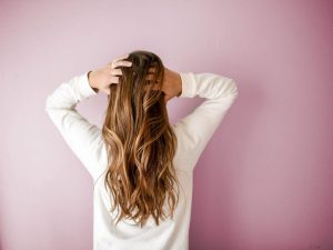 روش های آبرسانی به مو با استفاده از مواد طبیعی