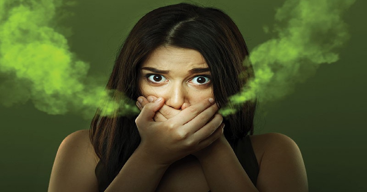 خشکی دهان یکی از علل بوی بد در دهان
