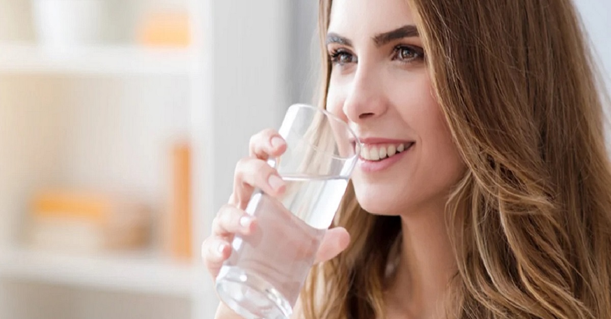 نوشیدن آب به بهبود بیماری‌های پوستی کمک می‌کند