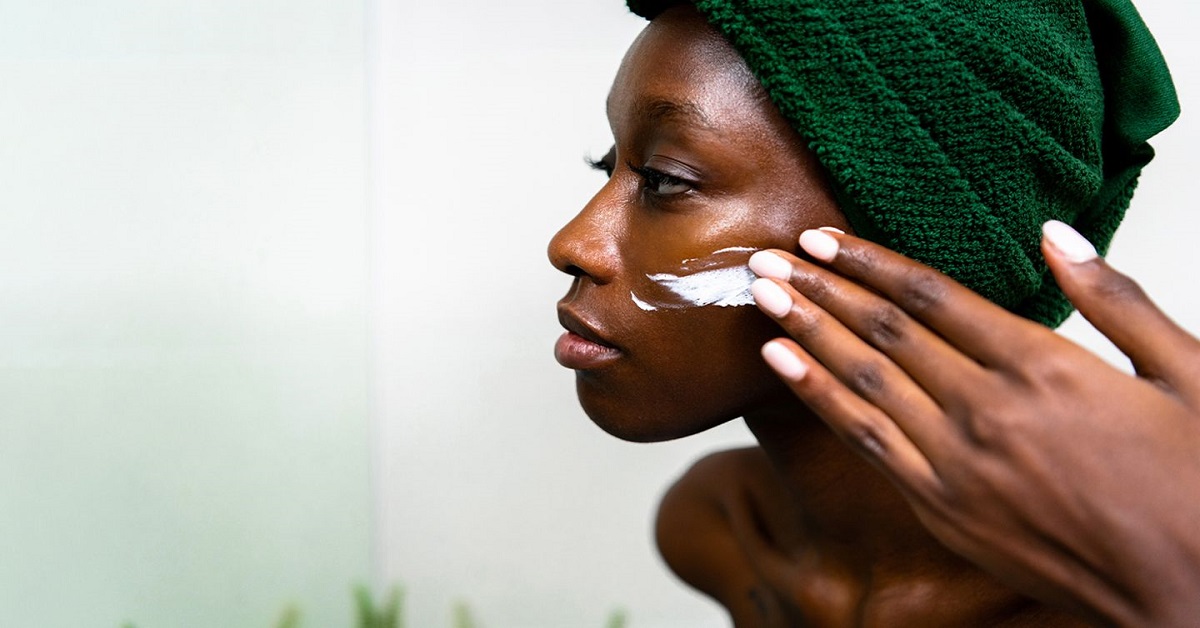 آیا مصرف مرطوب کننده برای پوست چرب ضروری است؟