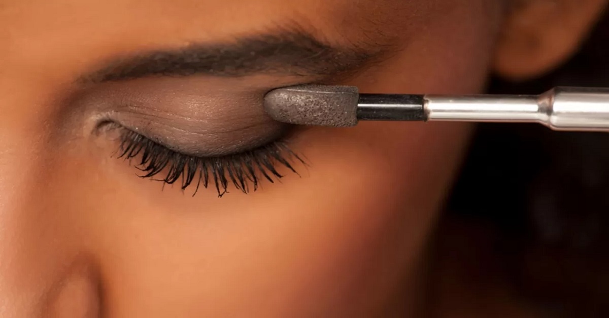 آموزش آرایش چشم حرفه‌ای به صورت قدم به قدم