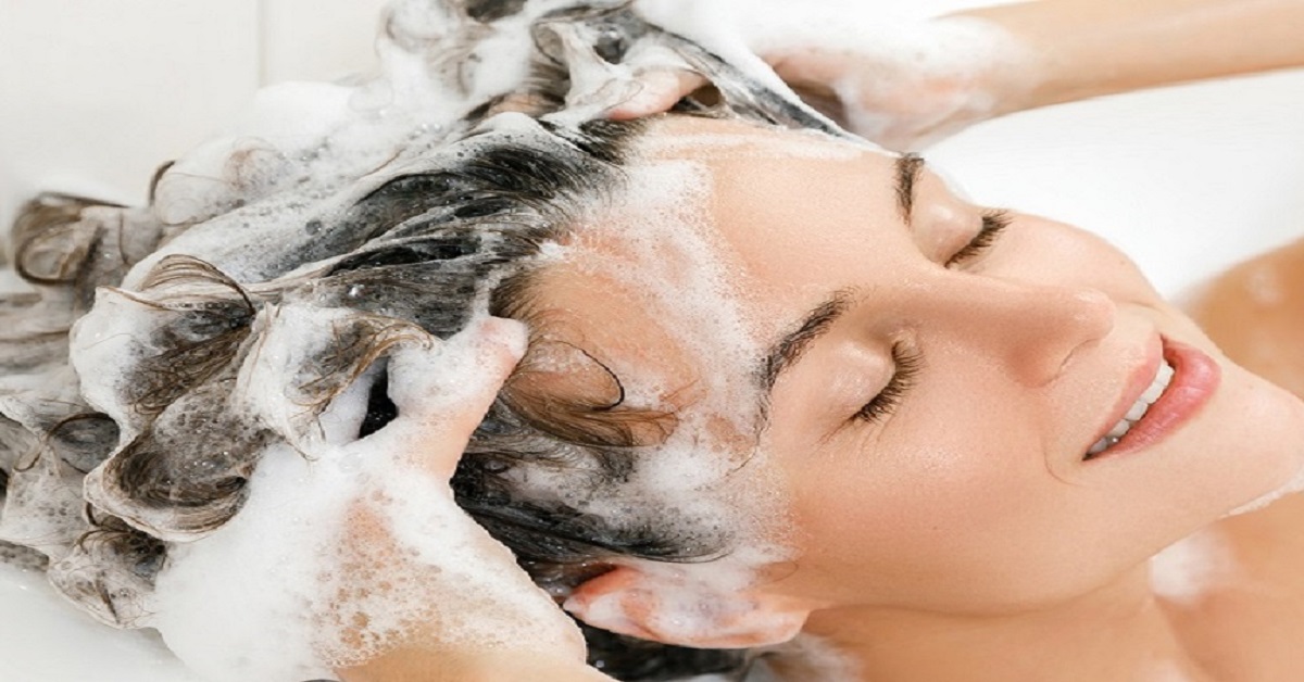 پاک کردن رنگ مو با شامپوی ضد شوره