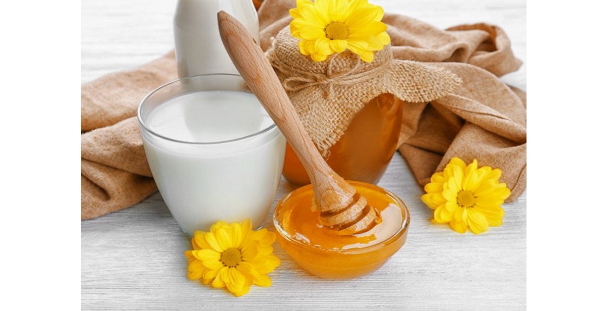 ماسک ویتامینه مو در خانه به کمک عسل و شیر