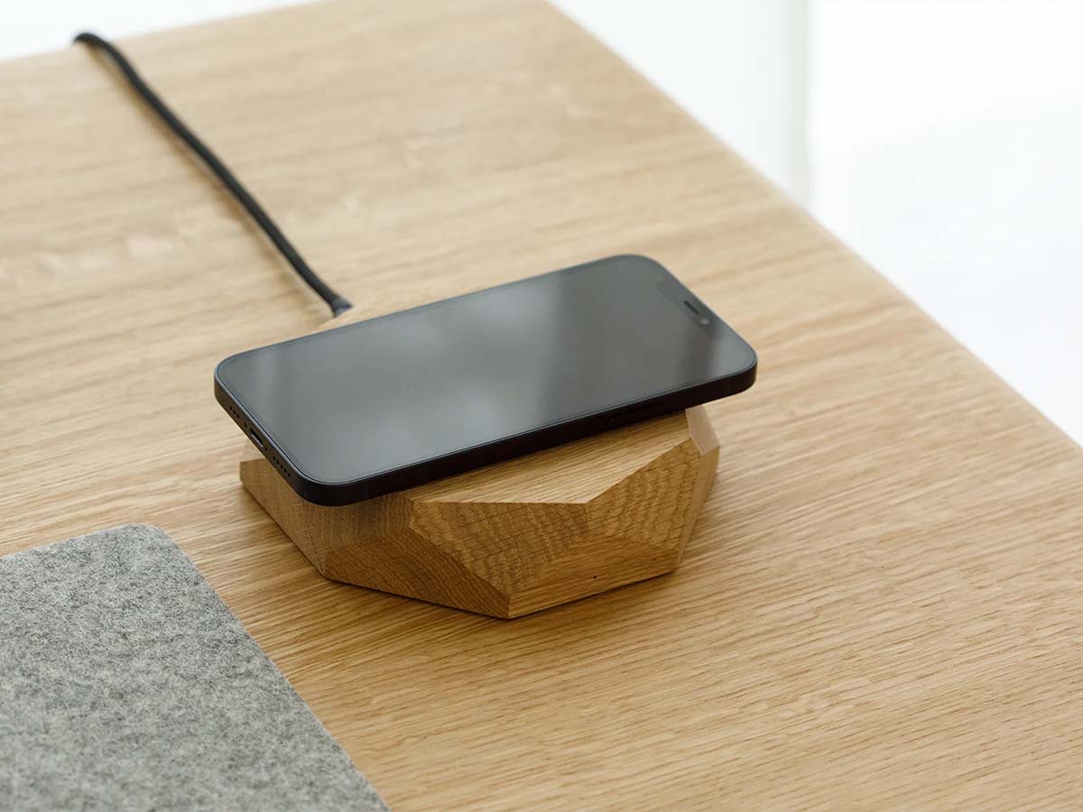 آیا شارژر وایرلس به گوشی آسیب میزند؟ واقعیتی که کمتر گفته شده! 2 شارژر وایرلس به گوشی آسیب می زند1 - آیا شارژر وایرلس به گوشی آسیب میزند؟ واقعیتی که کمتر گفته شده!